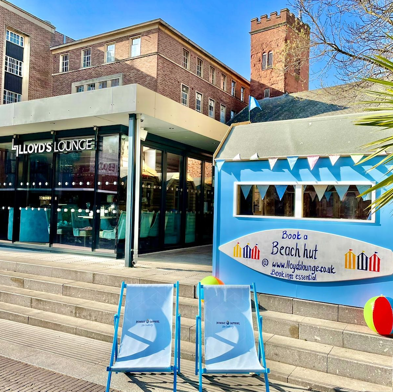 Lloyd's Lounge – Beach Huts